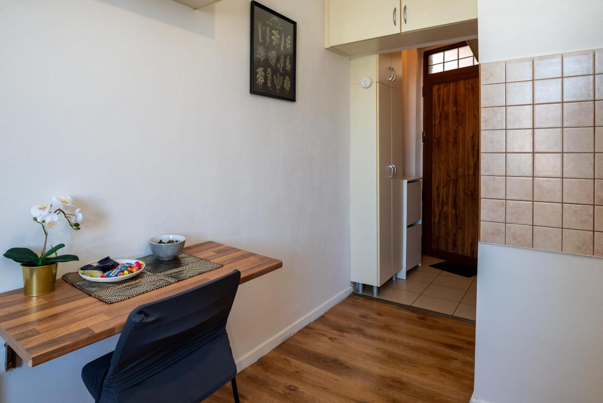 - Bright - Calm For Solo Travellers * Budapest